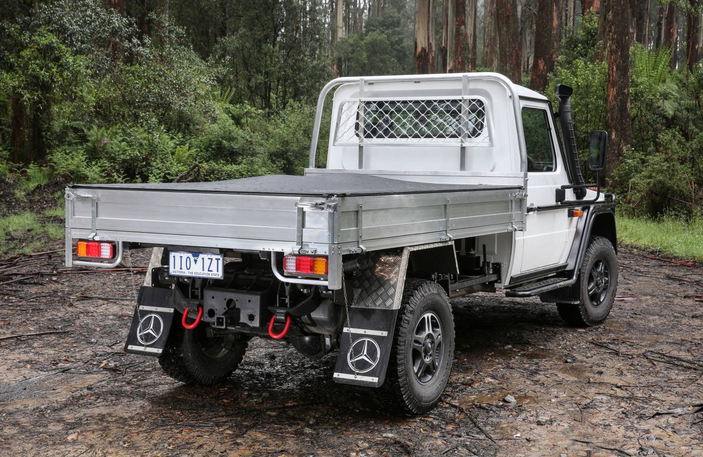 2017-mercedes-benz-g-wagen-professional-cab-chassis-007